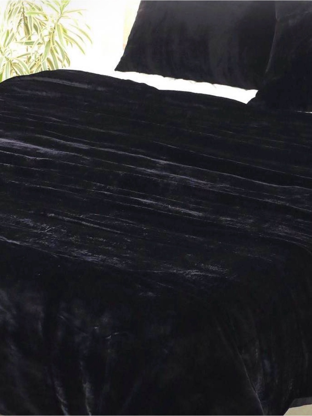 Black Plush Velvet Bedspread - Soft Luxe Bedding